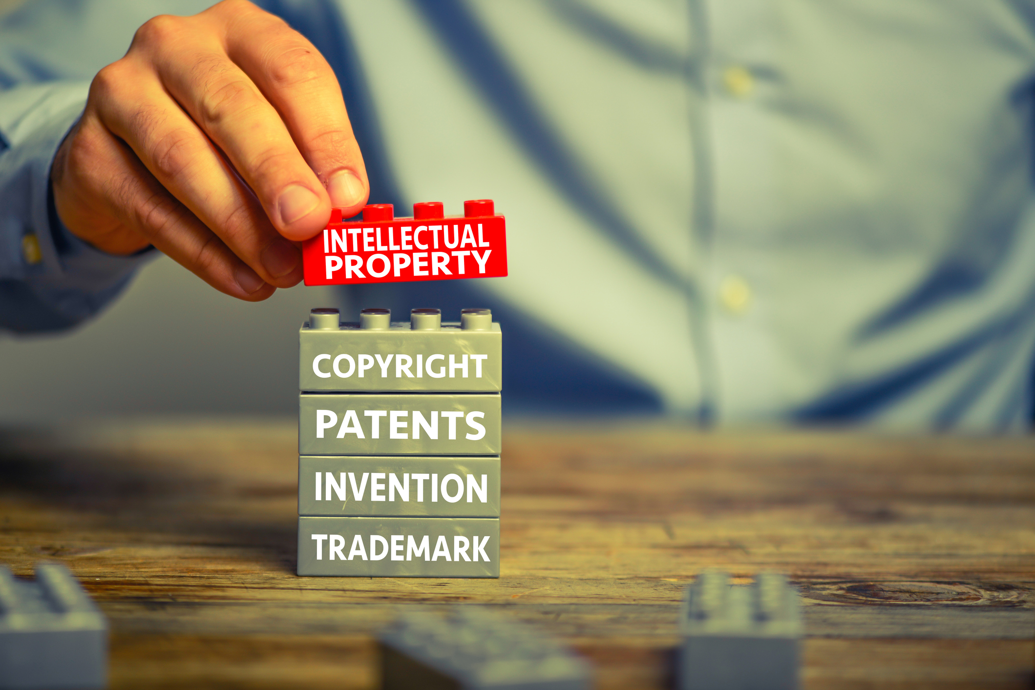 How Can Arizona Businesses Efficiently Navigate Intellectual Property Challenges?